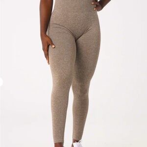 NVGTN beige scrunch leggings